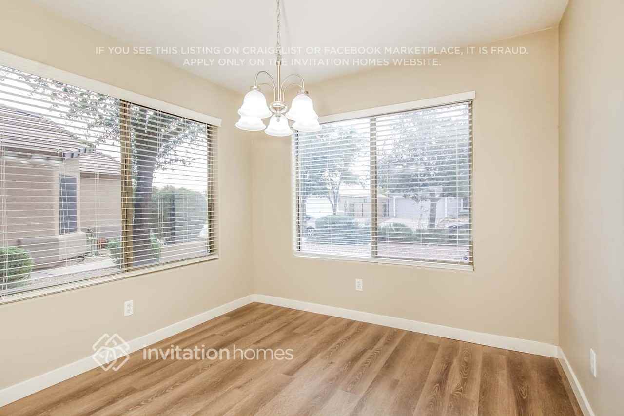 2423 S 82nd Ln - Photo 6 of 17