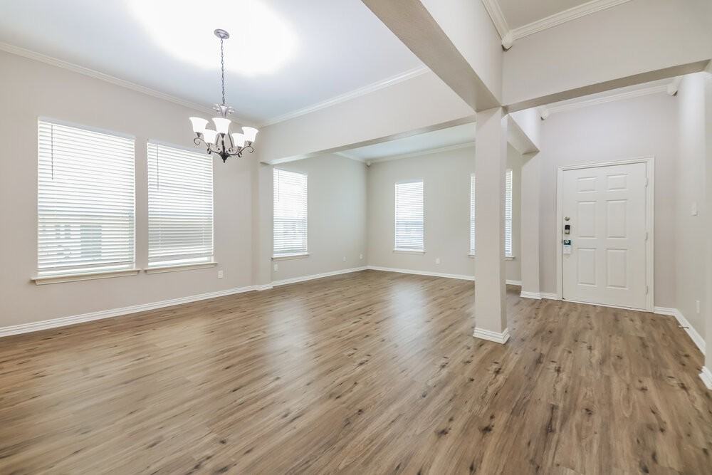 1042 Devonshire Dr - Photo 6 of 16