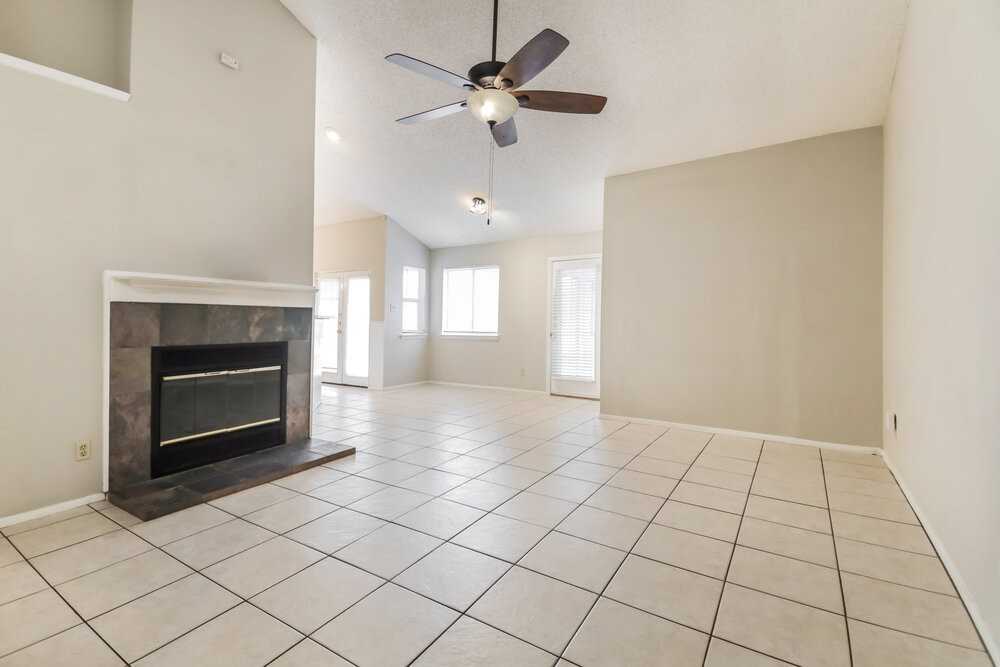 2605 Mountainview Dr - Photo 4 of 16