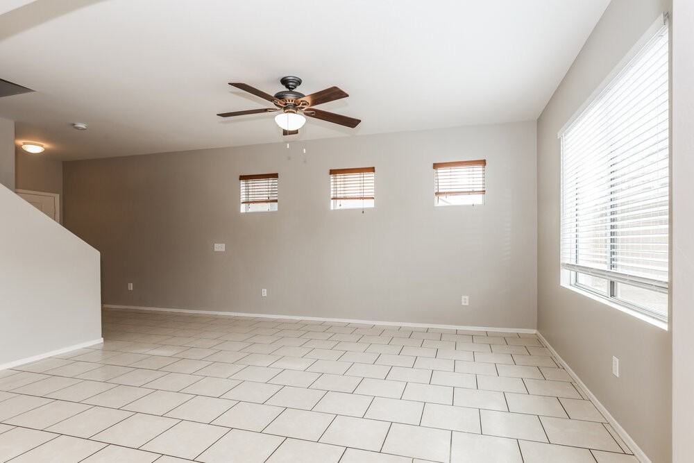 7014 S 40th Ln - Photo 4 of 17