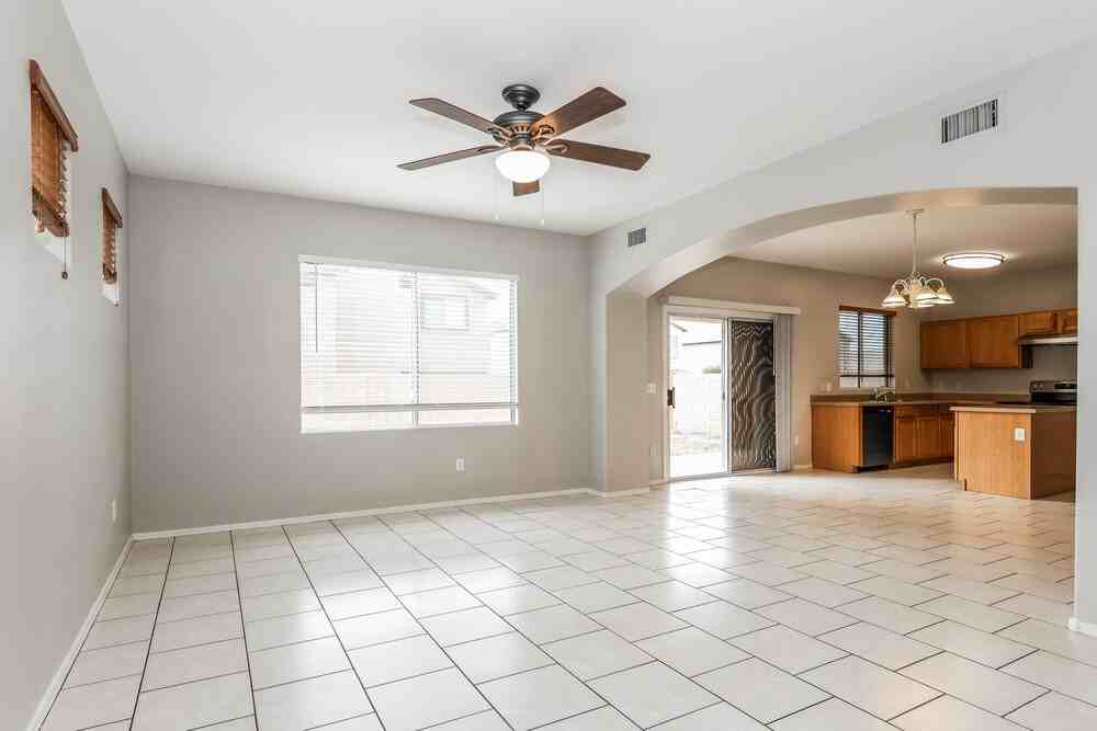 7014 S 40th Ln - Photo 5 of 17