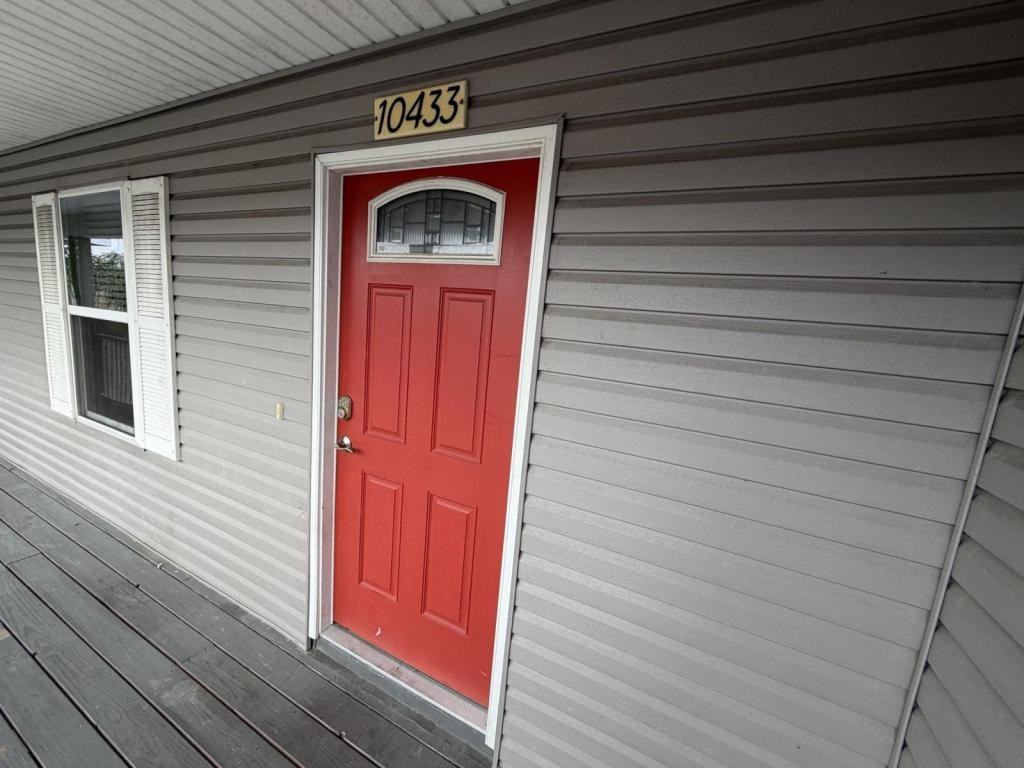 10433 Chalmer St - Photo 2 of 18