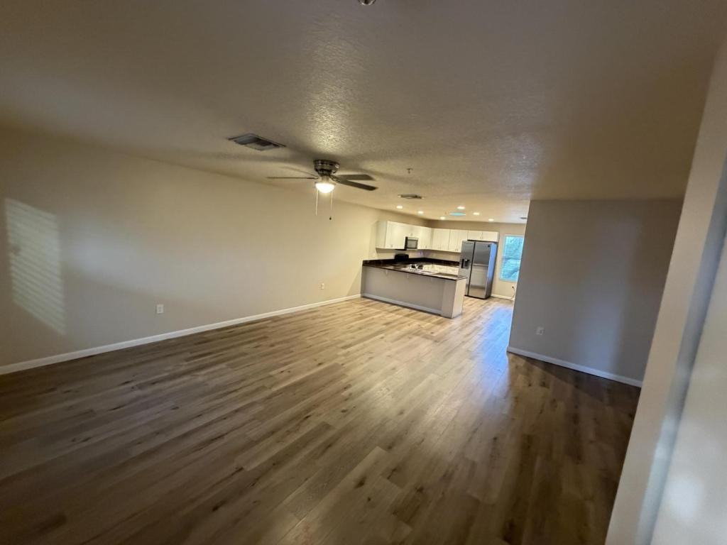 10433 Chalmer St - Photo 4 of 18