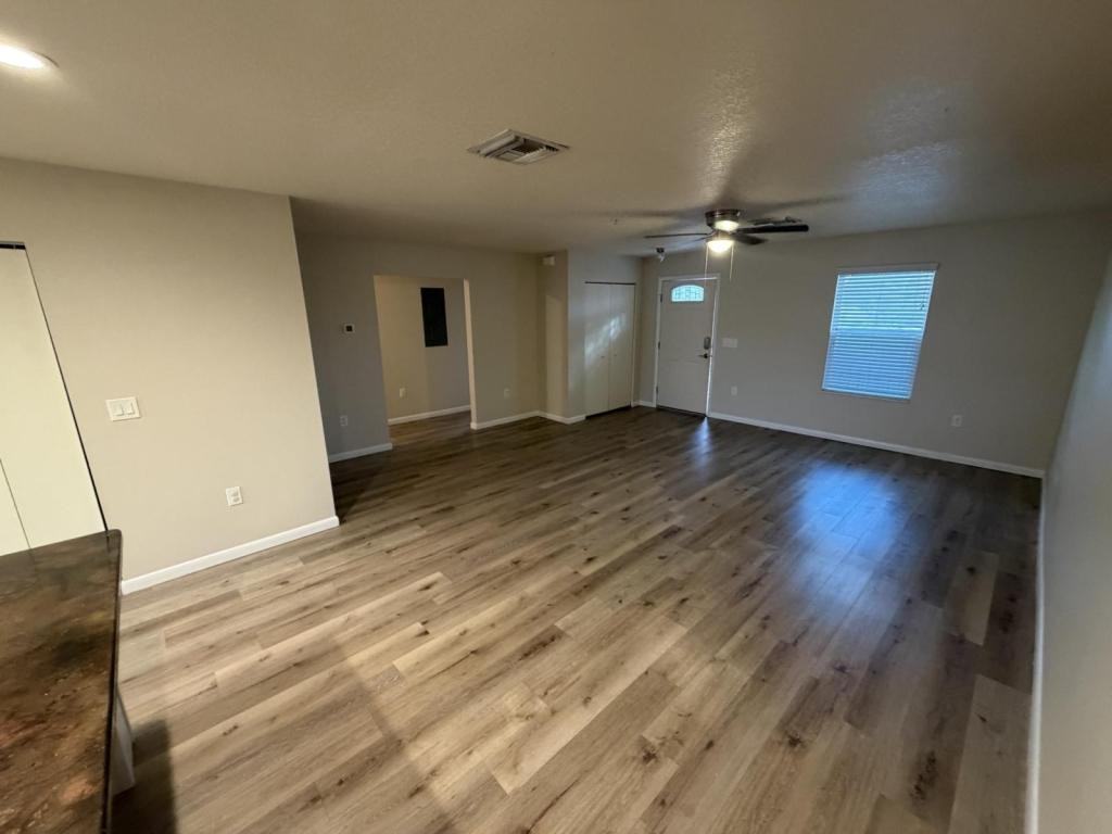 10433 Chalmer St - Photo 5 of 18