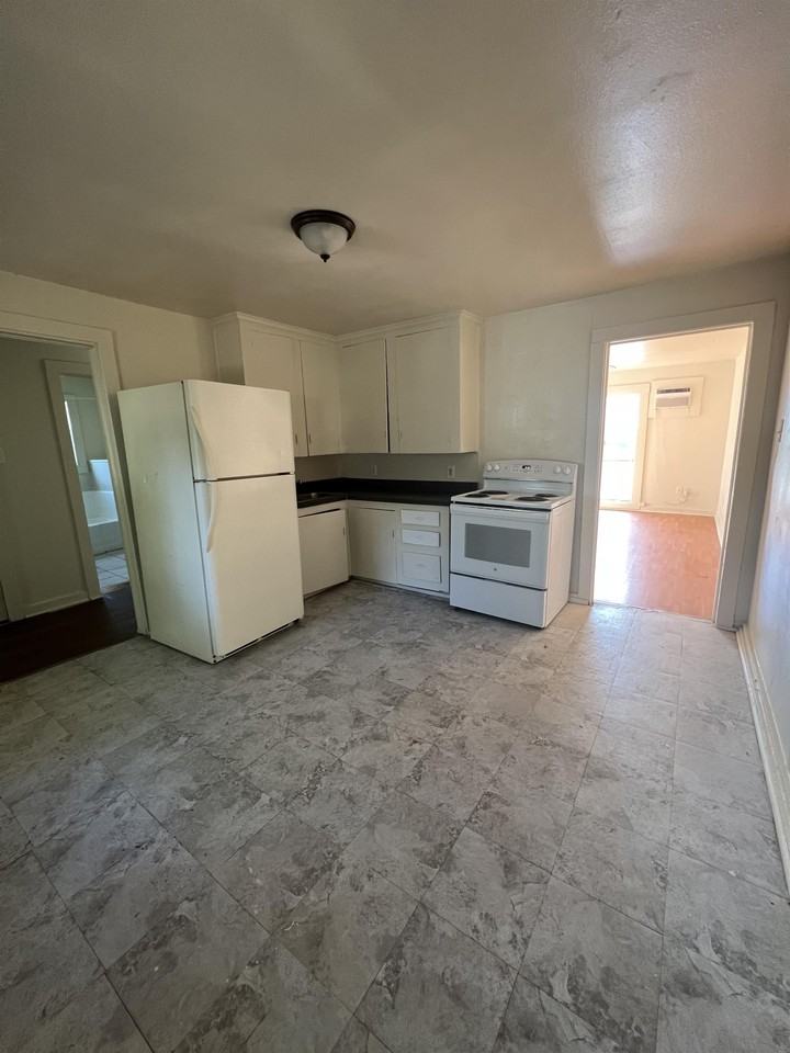 212 N Ross Ave - Photo 5 of 7