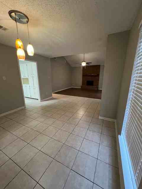 9114 Jennifer St - Photo 7 of 10