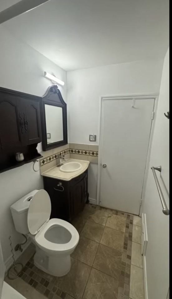 500 Lauder Avenue - Photo 6 of 20