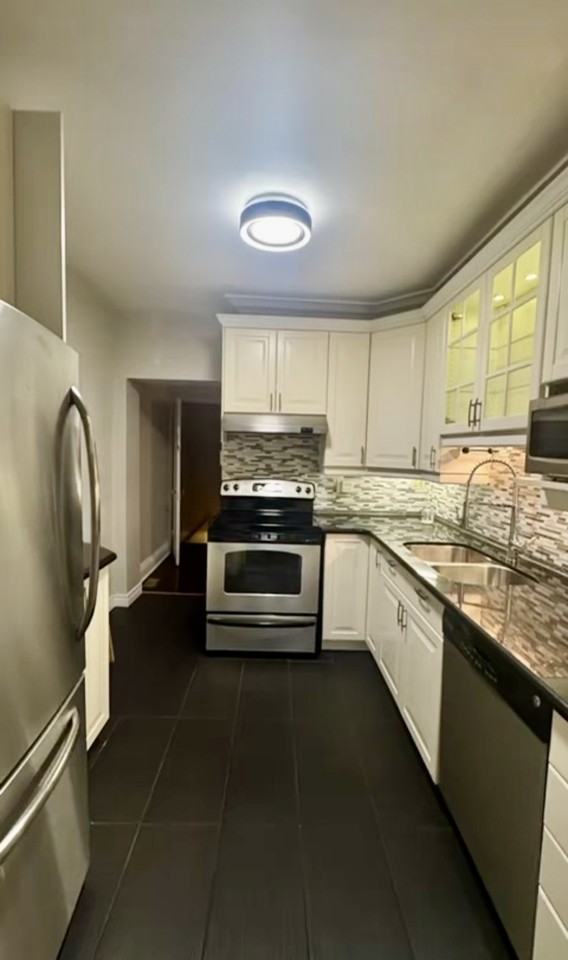 500 Lauder Avenue - Photo 7 of 20