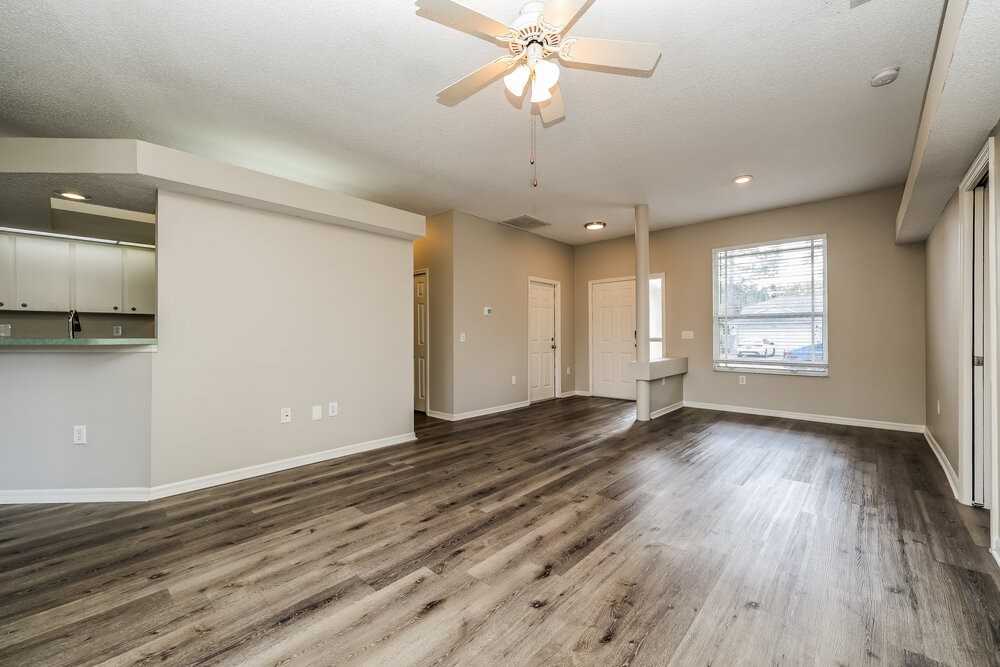 7129 Captiva Cir - Photo 3 of 16