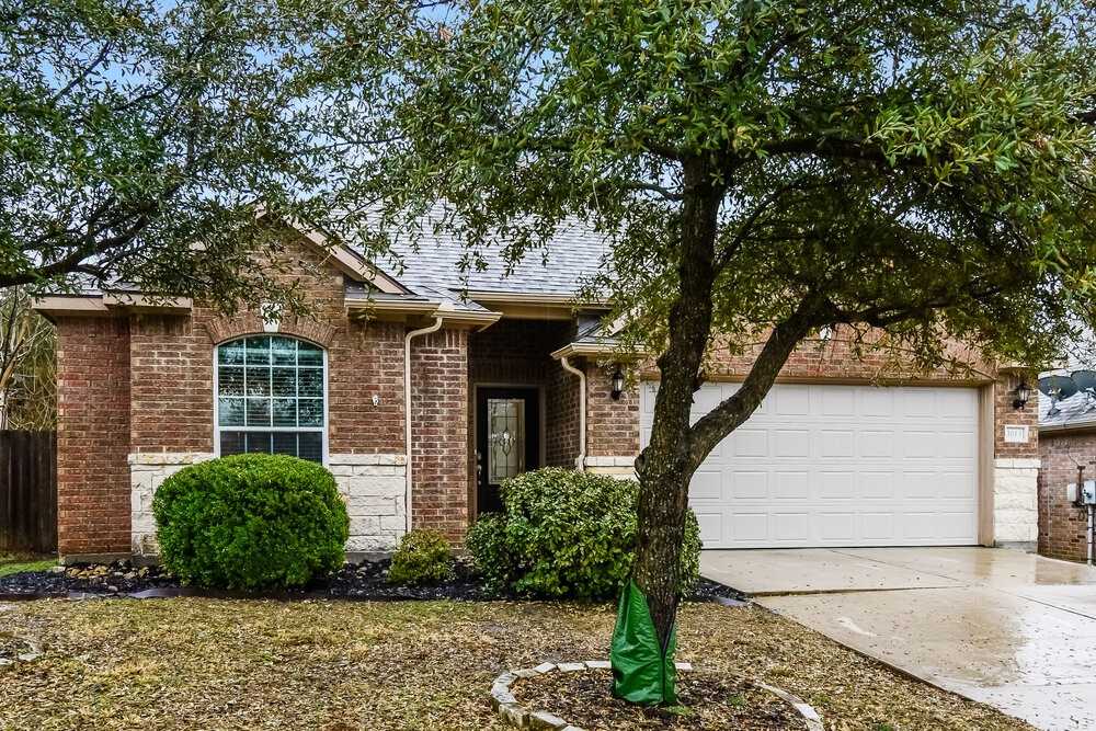 1613 Mesquite Ln - Photo 3 of 16