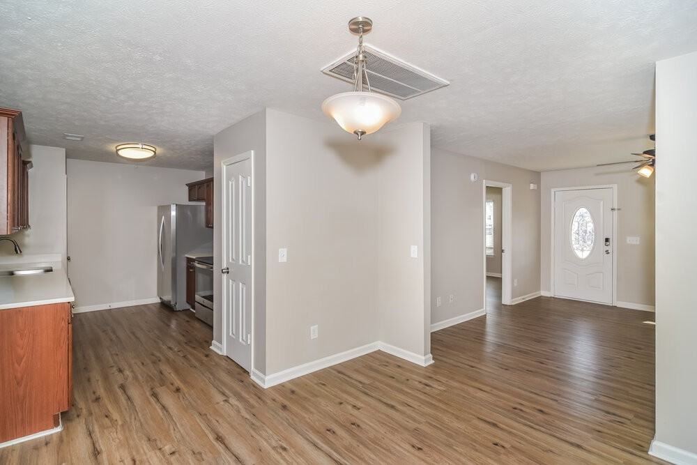 3565 Mount View Ridge Dr - Photo 6 of 17