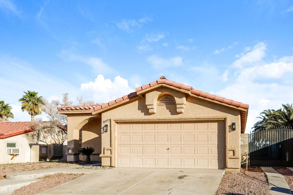 932 Clubview Dr - Photo 3 of 16