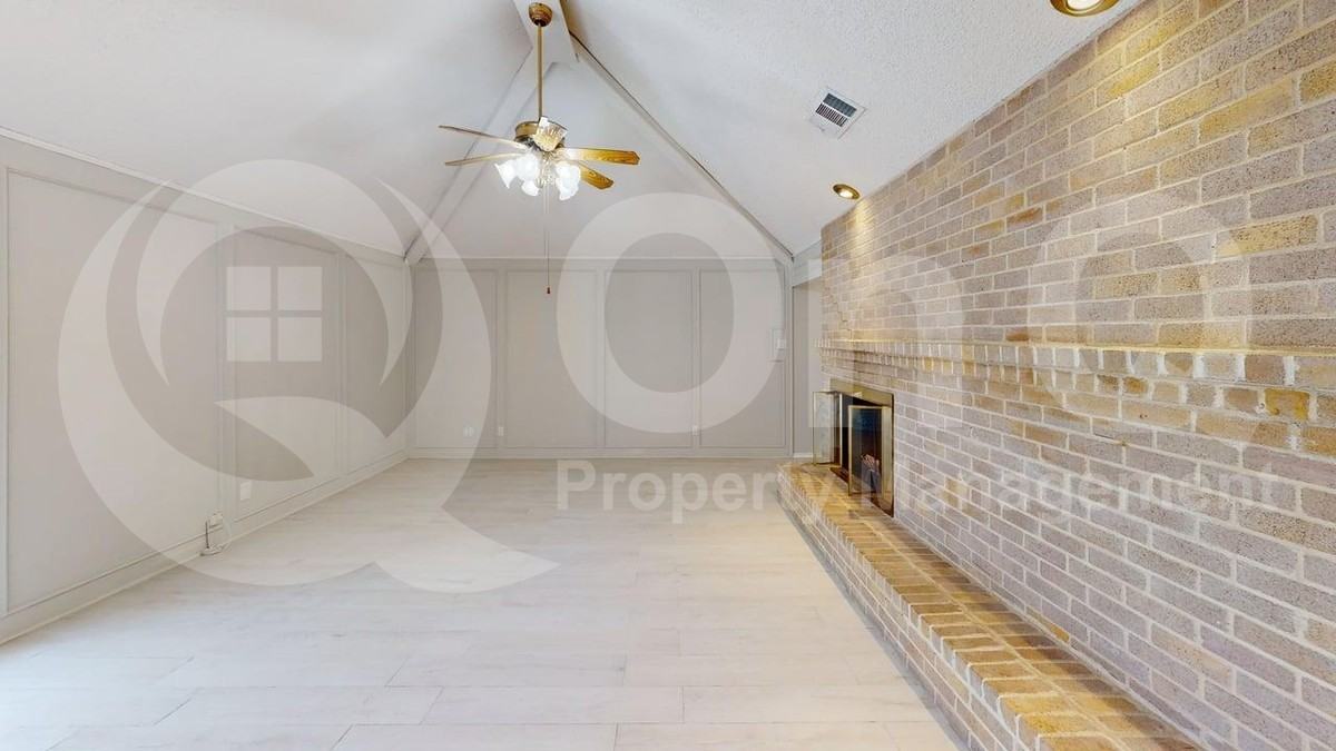 1434 Creekwood Ln - Photo 5 of 16