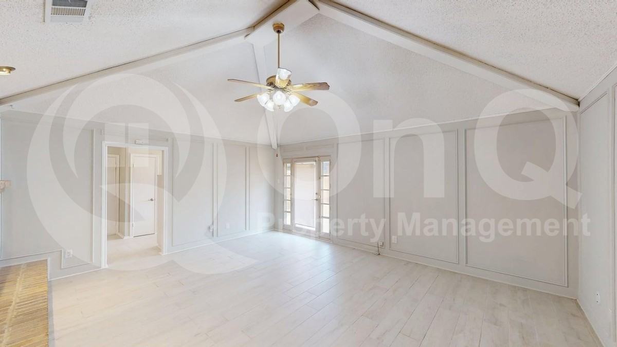 1434 Creekwood Ln - Photo 7 of 16