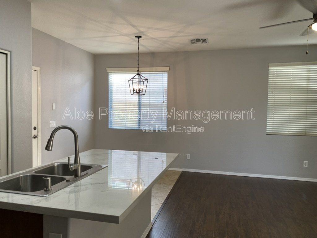 4241 E Carla Vista Dr - Photo 6 of 31