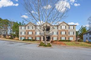 featured image of 1202 Fairington Club Dr