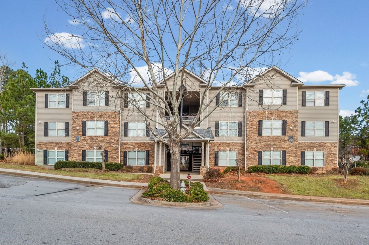 1202 Fairington Club Dr - Photo 2 of 50