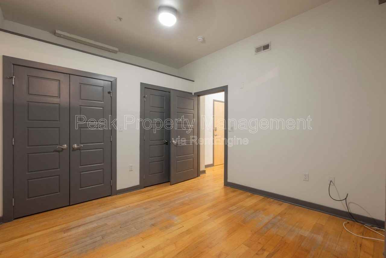 325 Brown St #3009 - Photo 2 of 4