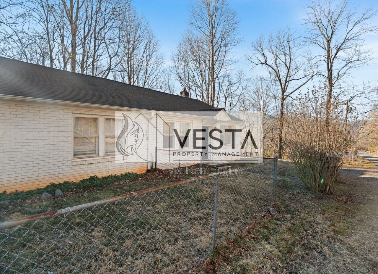 118 Pine Hill Dr #2 - Photo 3 of 50