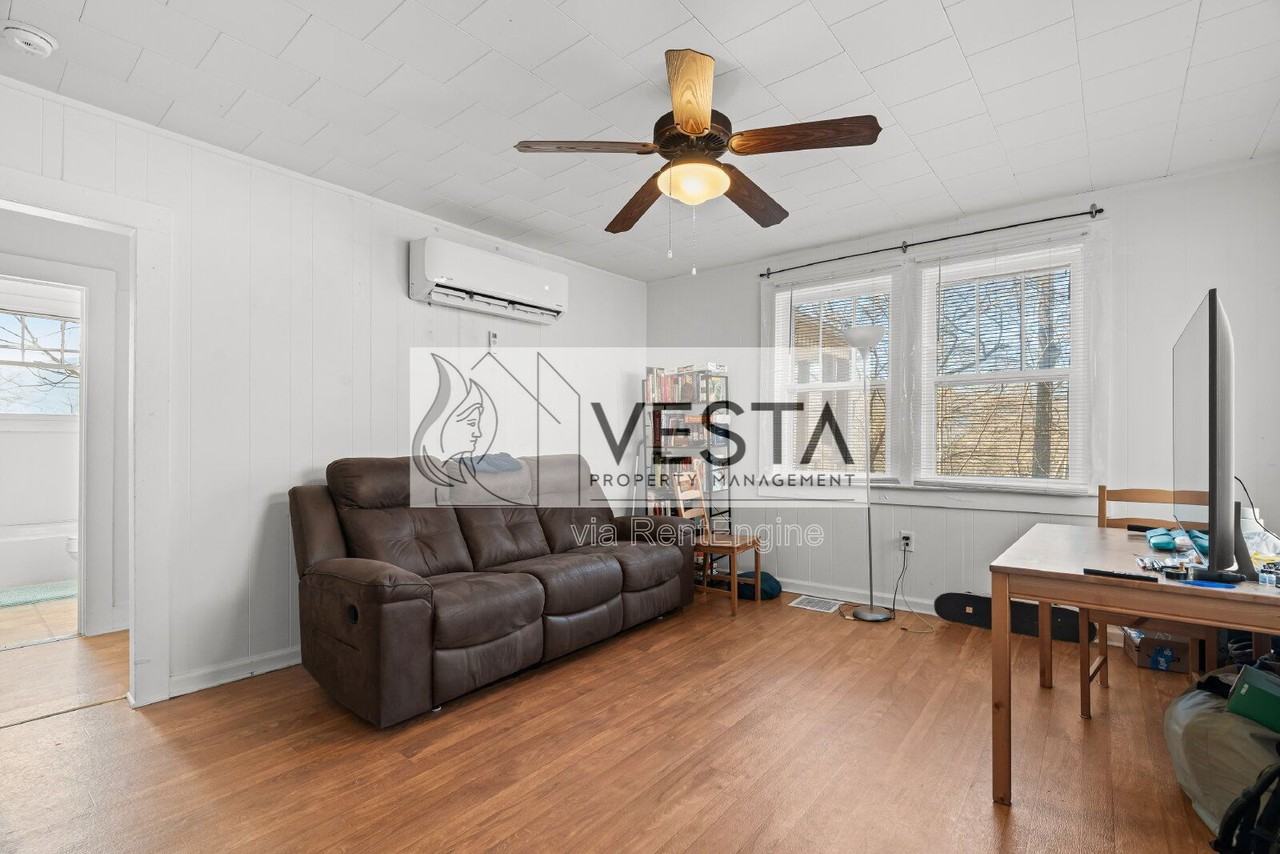 118 Pine Hill Dr #2 - Photo 5 of 50