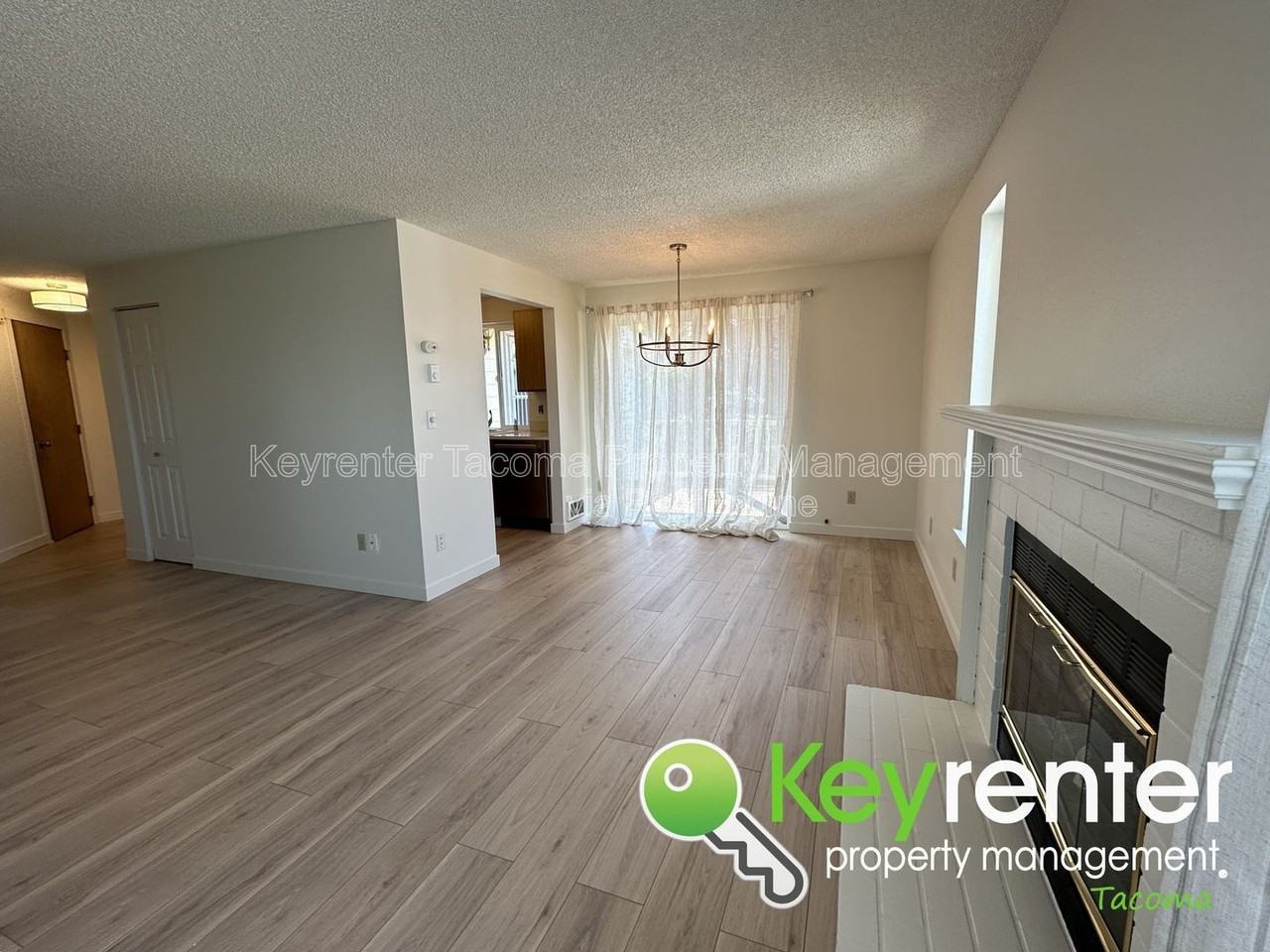 3422 N Bristol St - Photo 4 of 17