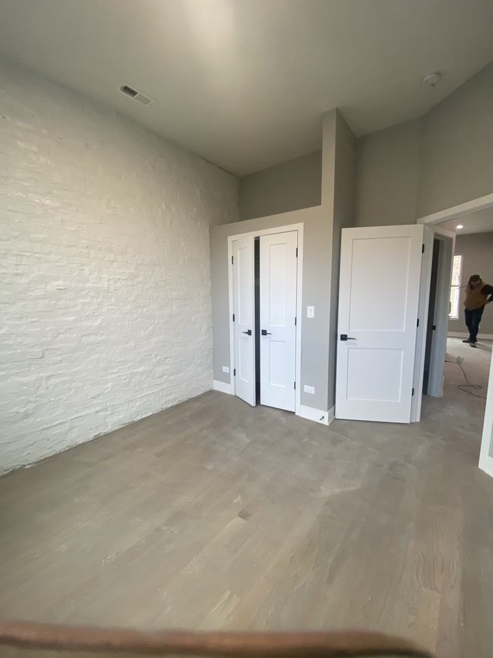 2154 W Potomac Ave - Photo 2 of 12