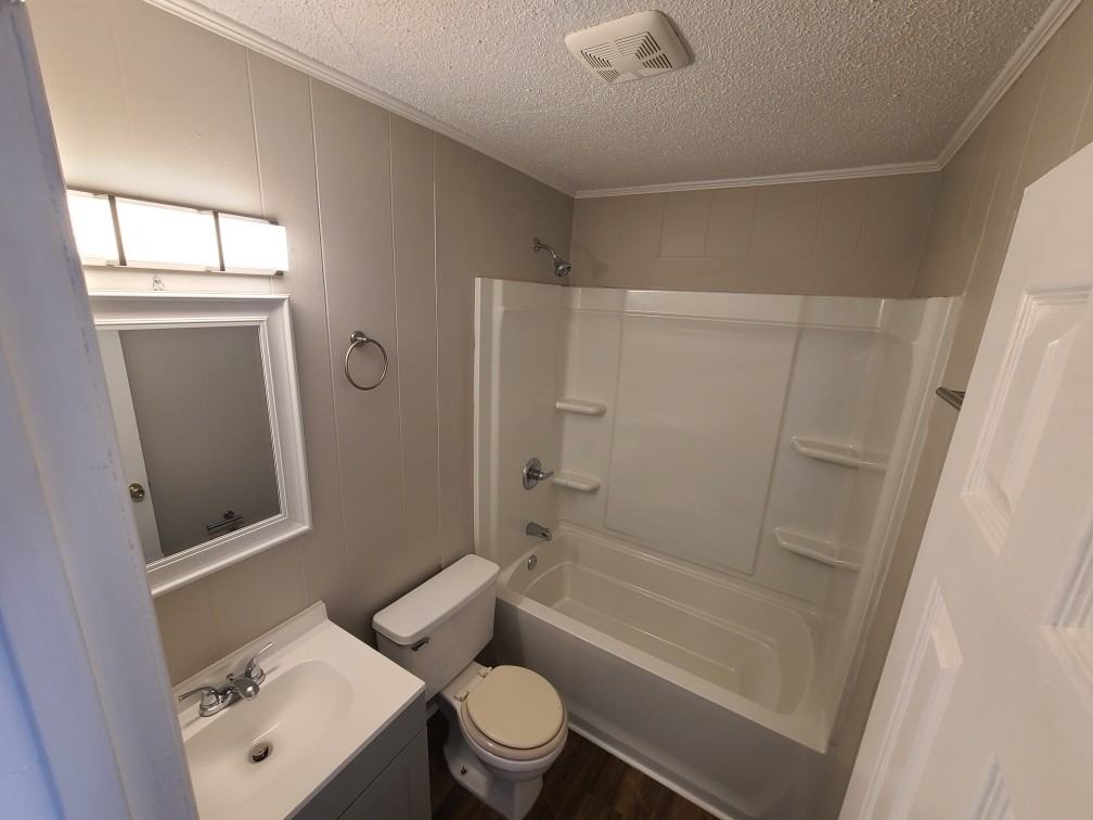 205 E 1st St #D - Photo 6 of 6