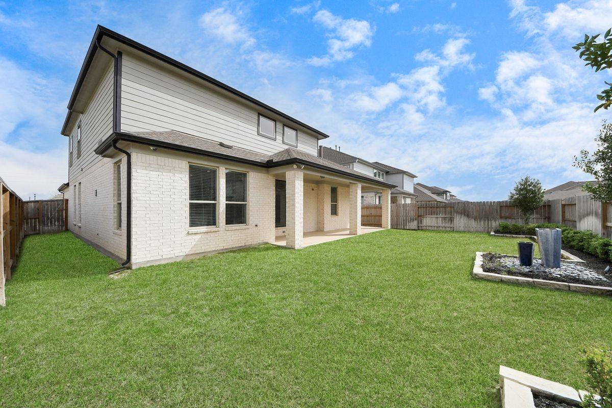 1500 Sunrise Gables Dr - Photo 3 of 47