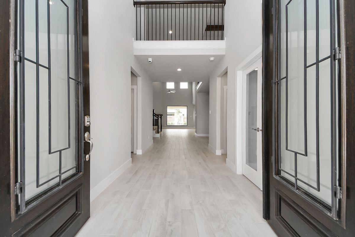 1500 Sunrise Gables Dr - Photo 7 of 47