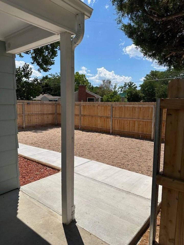 2410 Saint Clair Ave - Photo 2 of 10