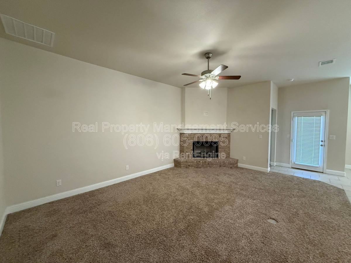 7115 90th St - Photo 2 of 10
