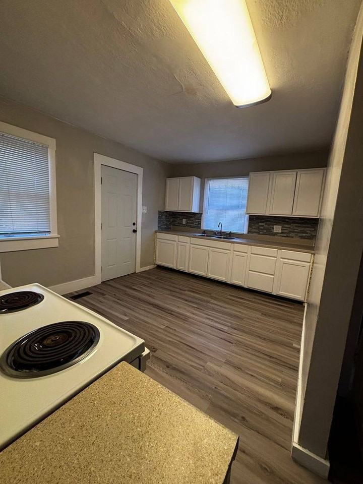 1728 Carteret Ave - Photo 6 of 10