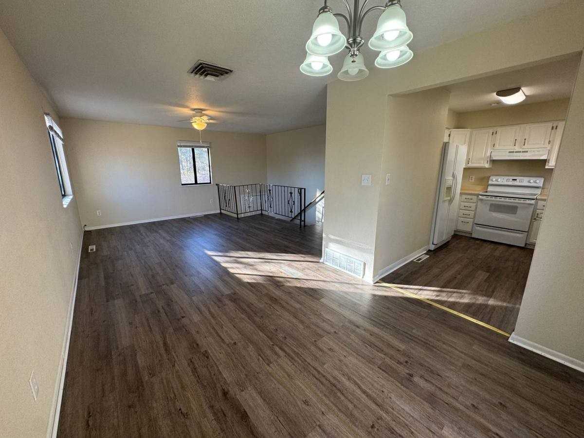 605 W 15th St #605 - Photo 4 of 10