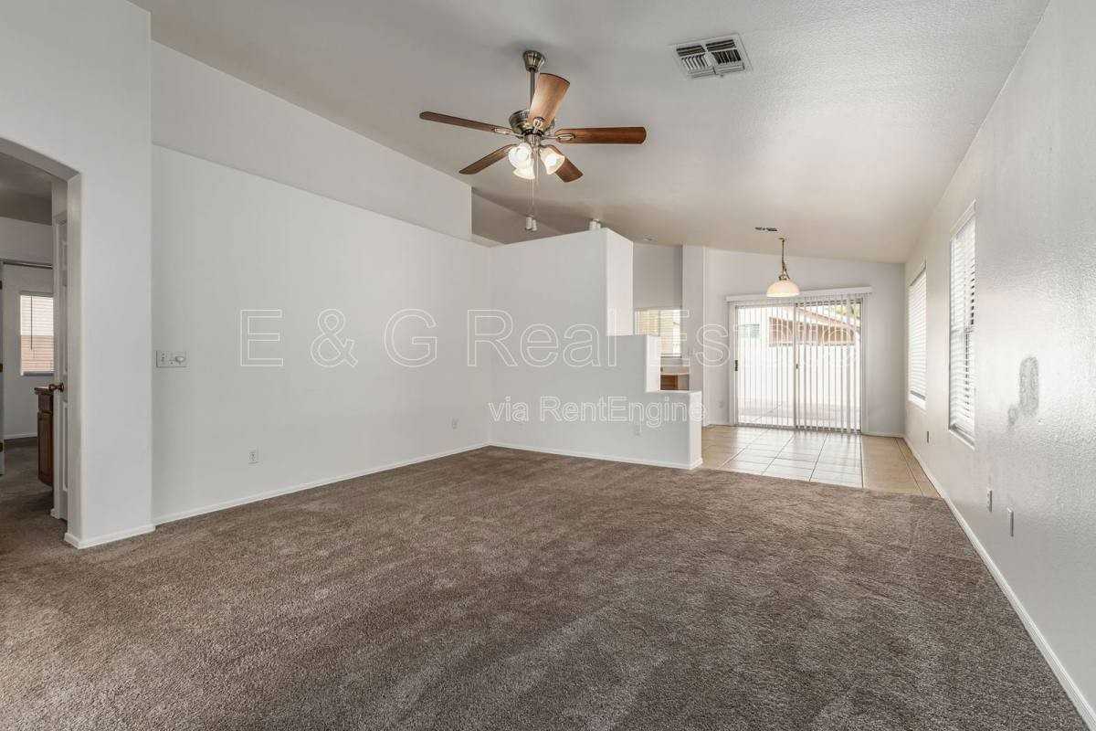 146 W Dublin St - Photo 2 of 10