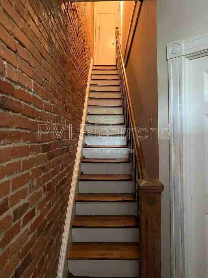 420 N 27th St #B - Photo 3 of 10