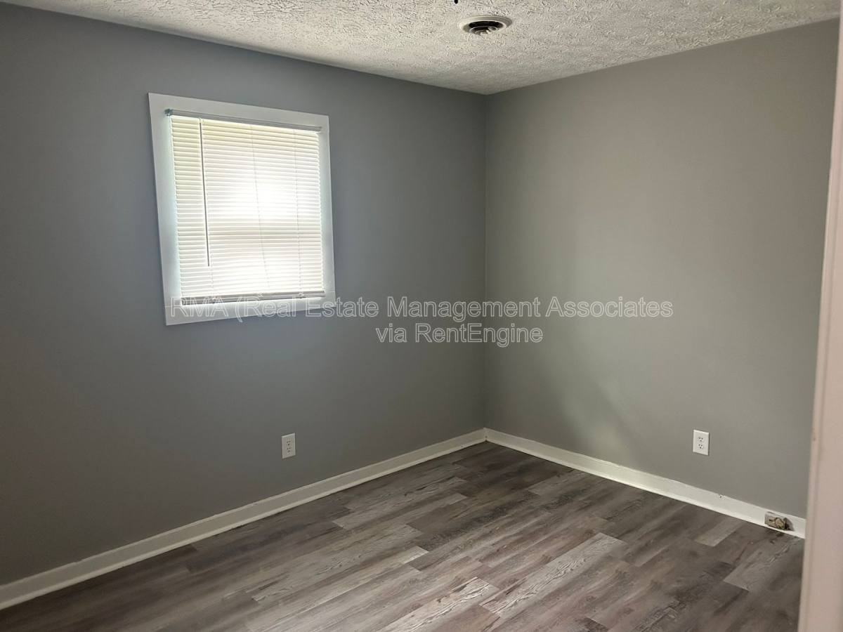 217 W Quilly St - Photo 3 of 7