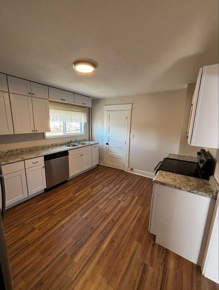 1938 E 6th St - Photo 3 of 10