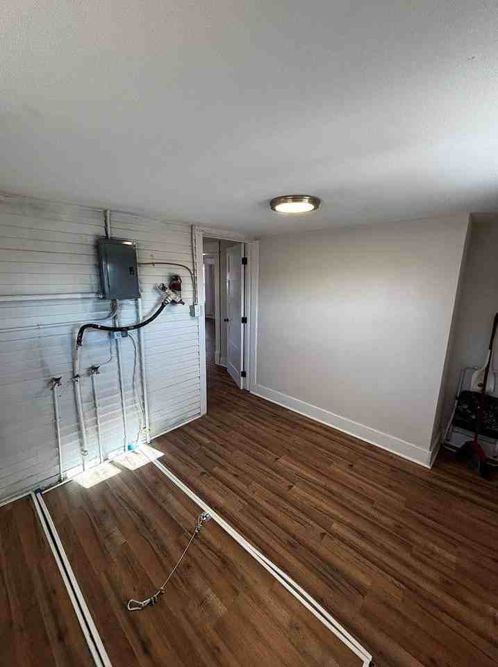 1938 E 6th St - Photo 5 of 10