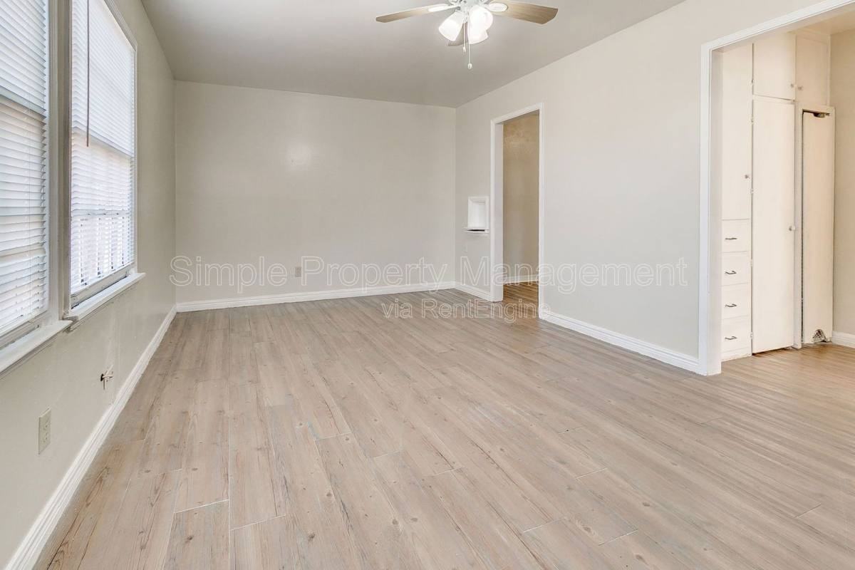 532 E Indian Dr - Photo 3 of 10