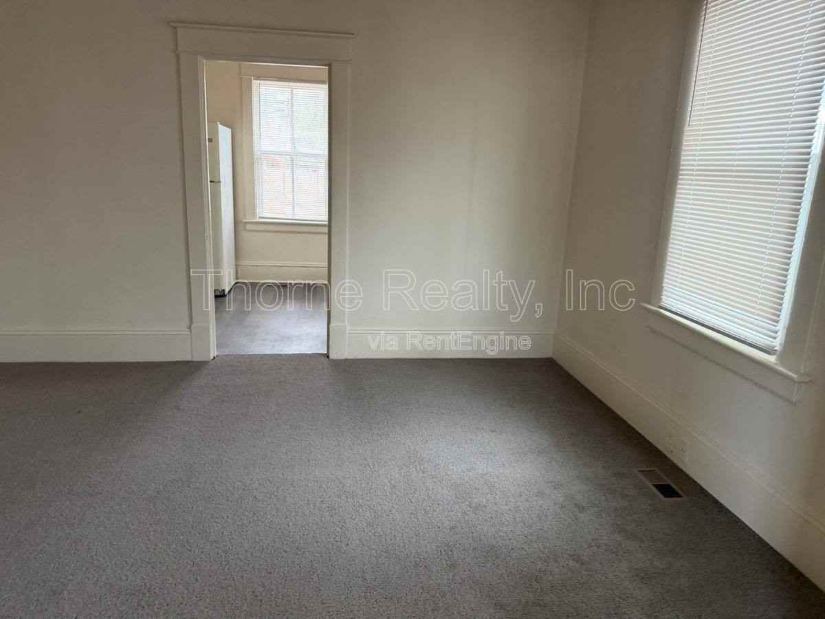 614 S Howell St - Photo 2 of 6