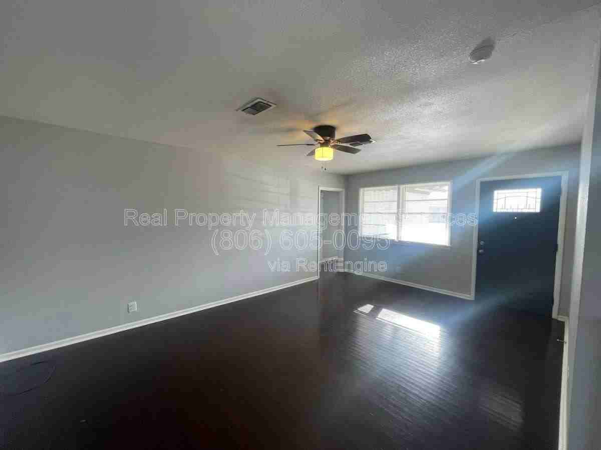 3808 32nd St - Photo 2 of 10