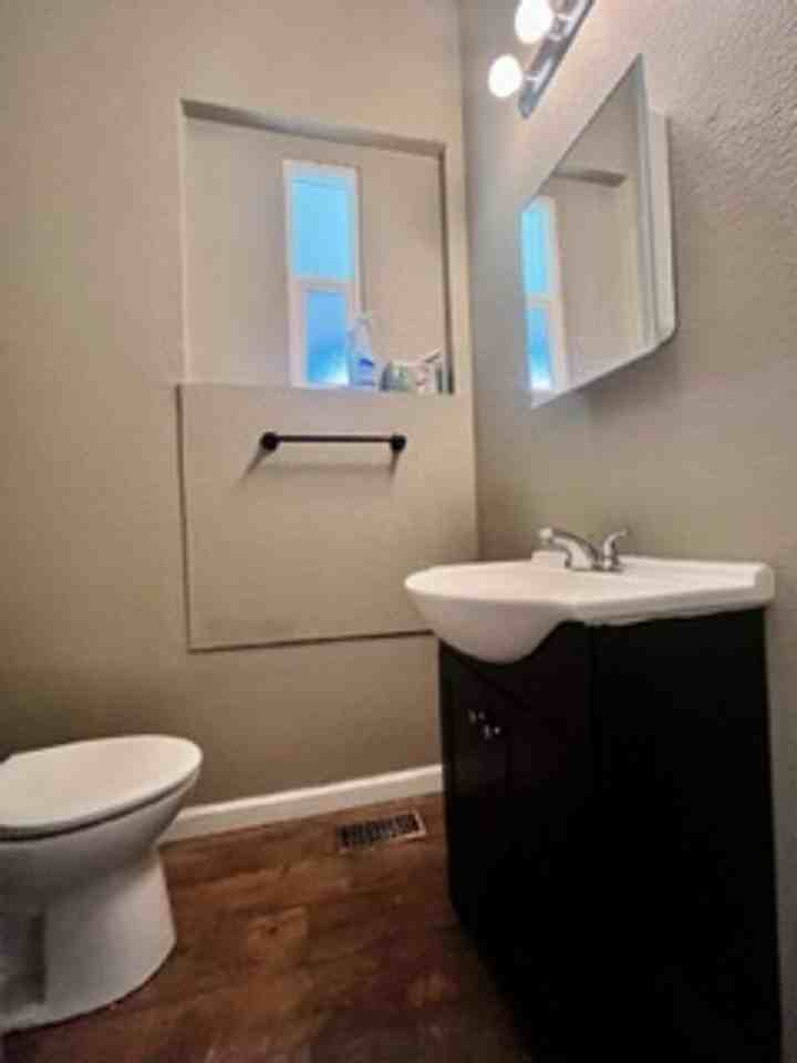 1201 Pine St - Photo 6 of 10