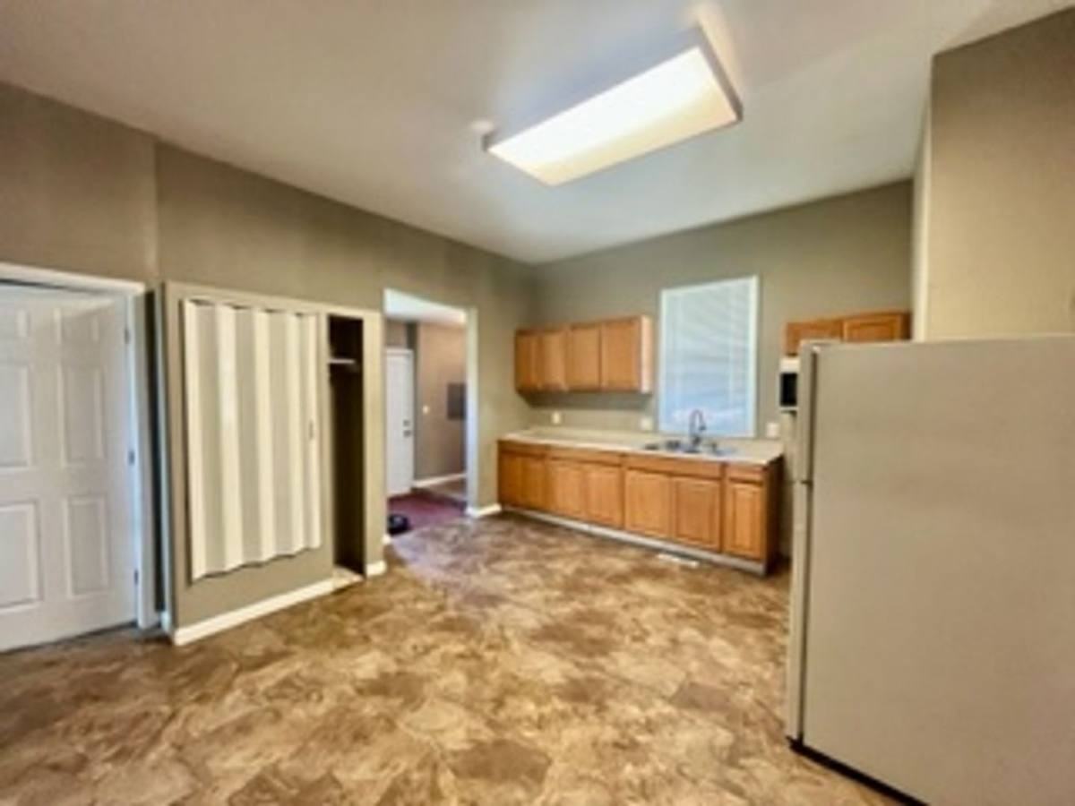 1201 Pine St - Photo 7 of 10