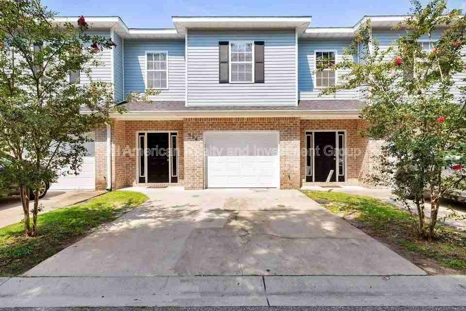 994 Leigh Ann Ln - Photo 2 of 10