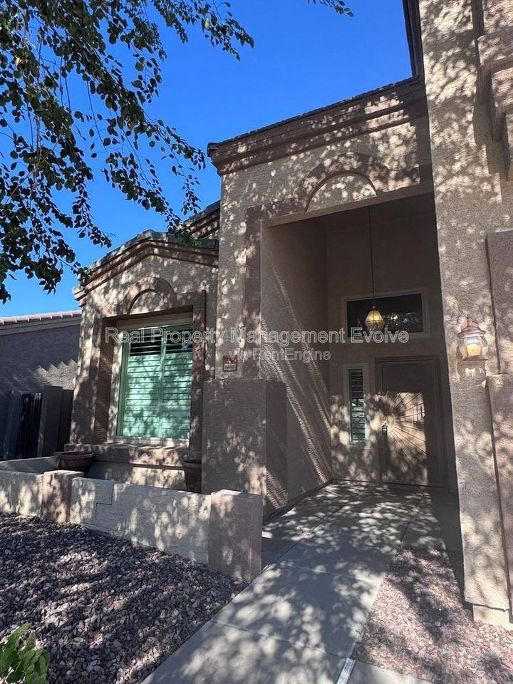 10426 E Dolphin Ave - Photo 2 of 10
