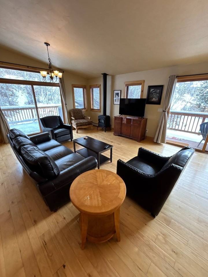 2930 Alpen Glow Way - Photo 2 of 9