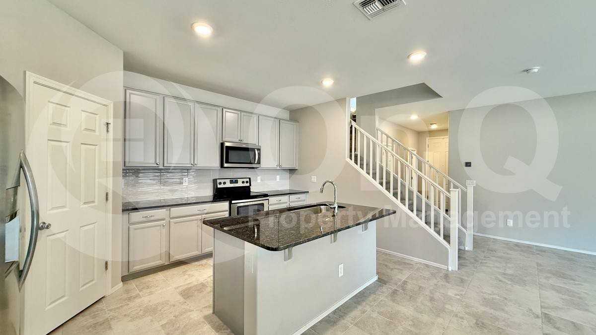 1132 S Amulet - Photo 5 of 10