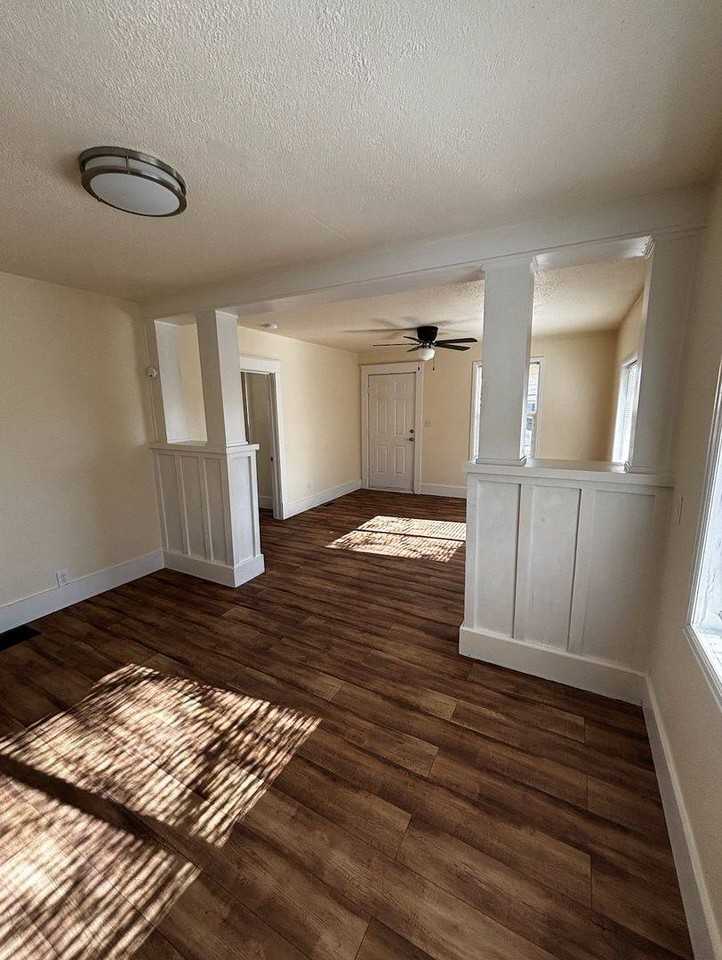 1205 Carteret Ave - Photo 4 of 10