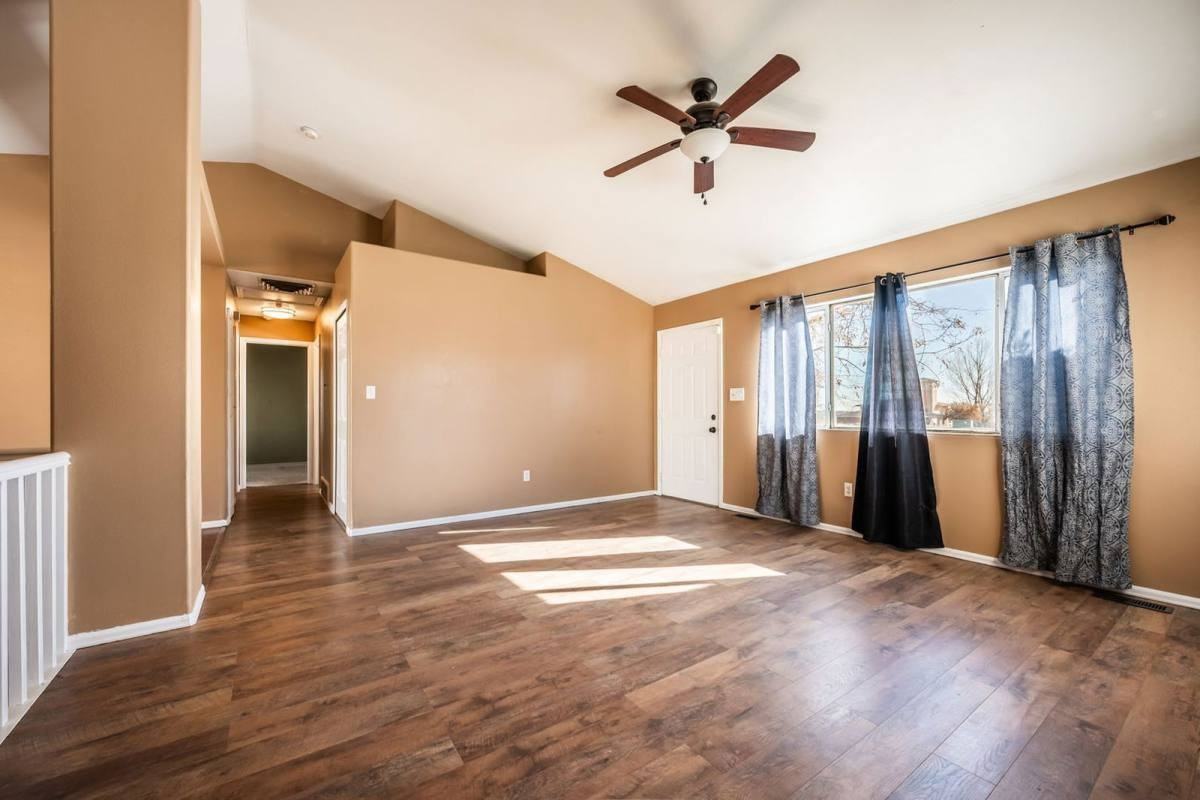 4645 Ridge Dr - Photo 5 of 10