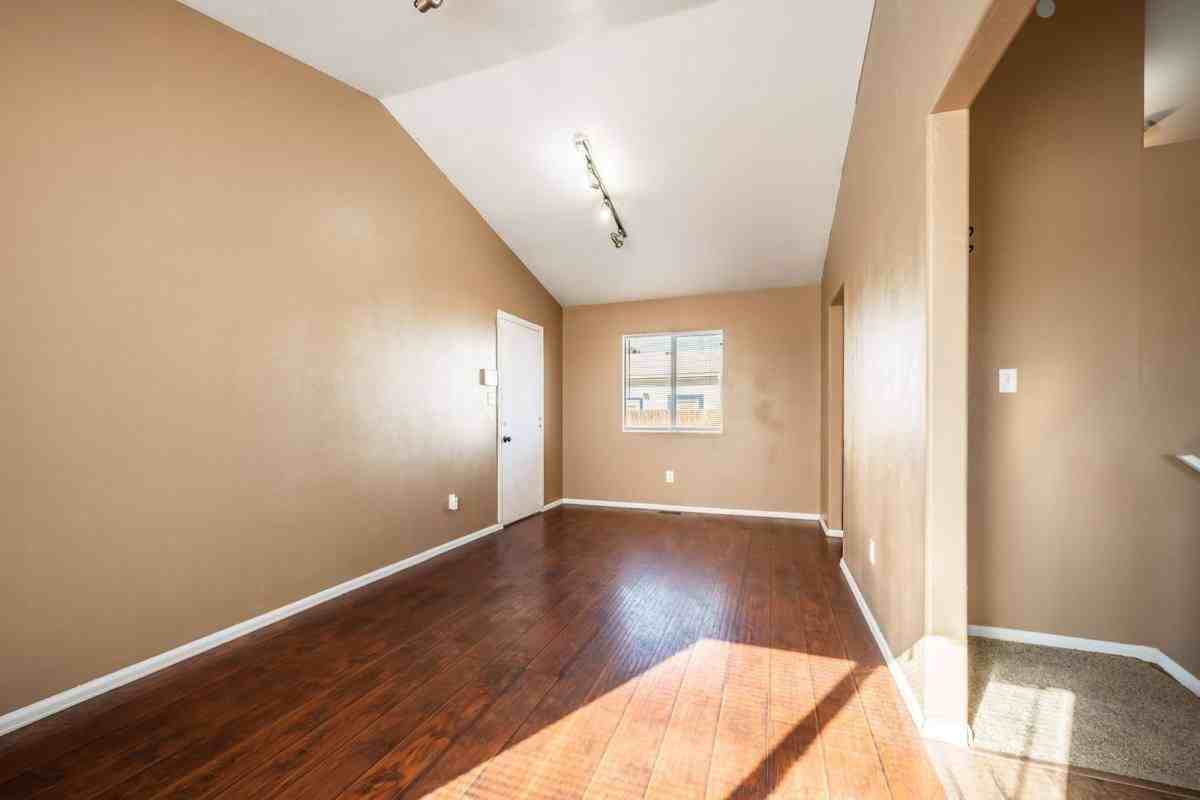 4645 Ridge Dr - Photo 6 of 10